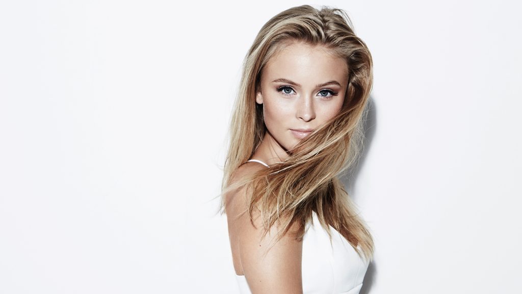 Zara Larsson background